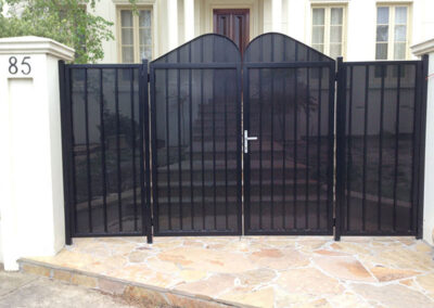 Melbourne-house-gates